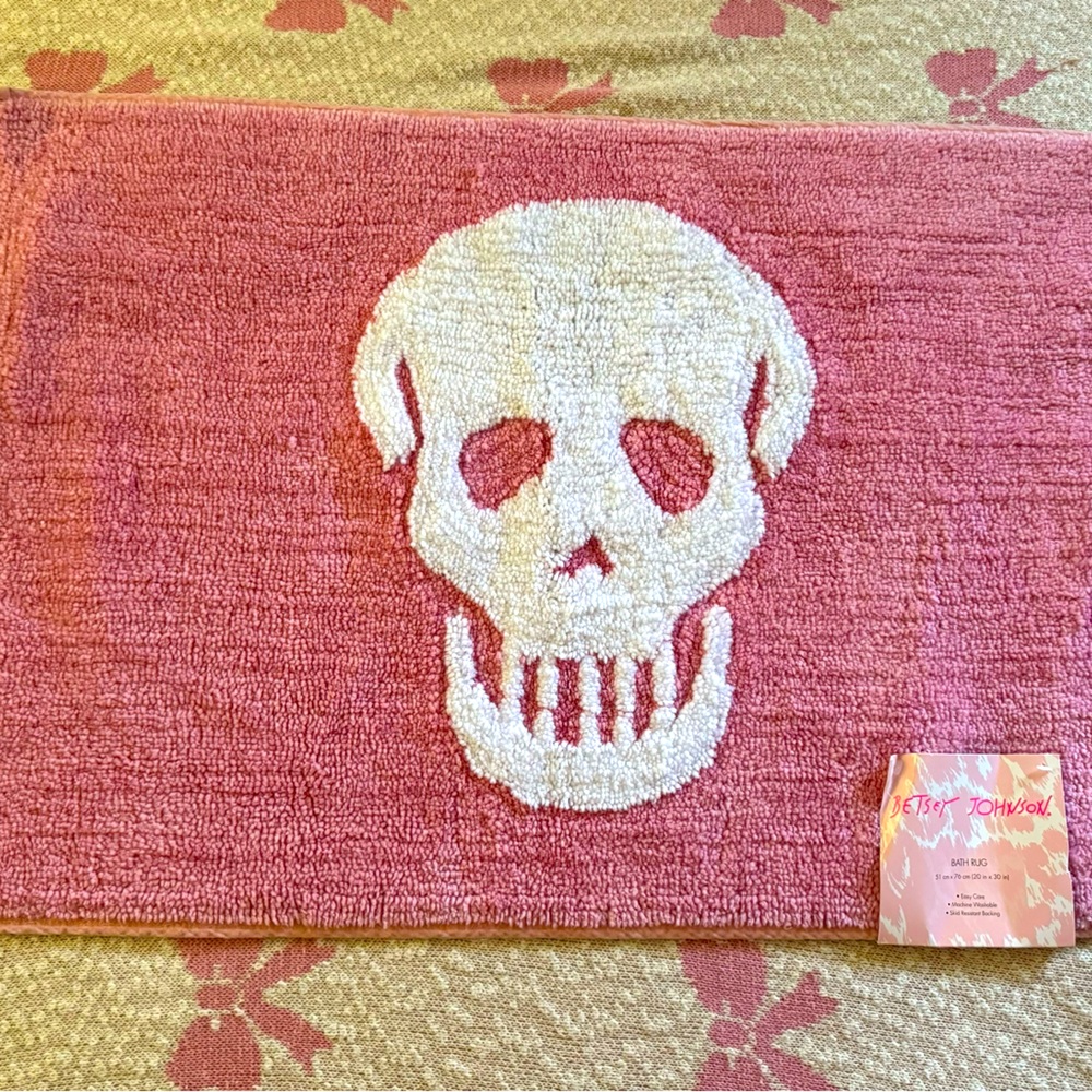 HTF Betsy Johnson Pink Skull Bath Mat  Betsy Johnson Halloween BNWT Viral